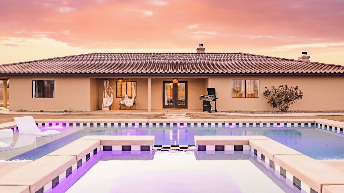 Yucca Valley House | Flora by AvantStay | Modern & Private Desert Oasis on Large Grounds w/Pool!