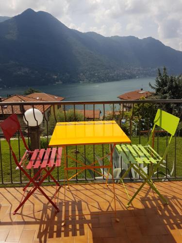 Moltrasio Apartment | Flora