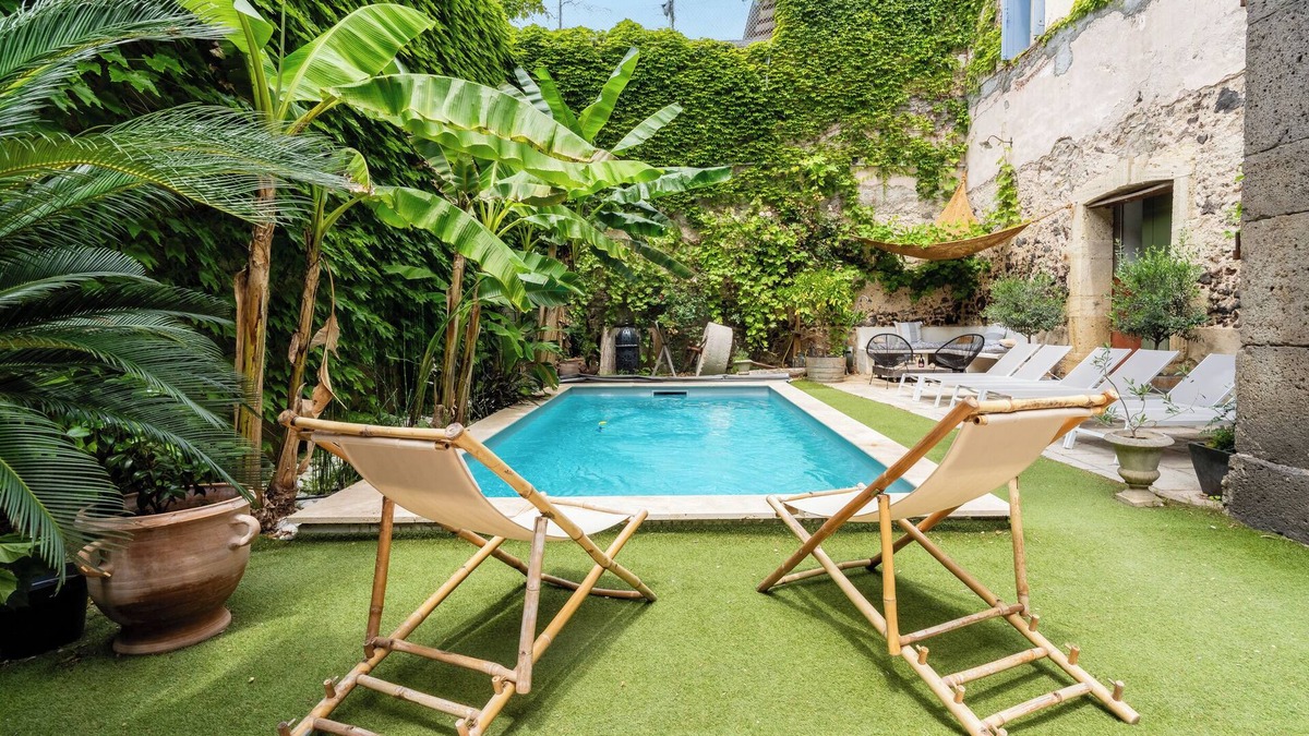 Saint-Thibery House | Flora - Maison de Maître - Patio et Piscine Privée
