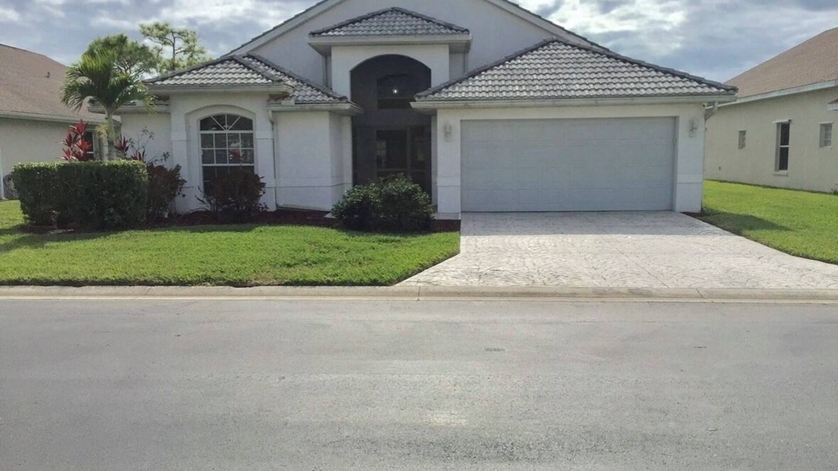 Sabal Springs House | Florida home in Sabal Springs Golf and Racquet Club amenity-rich 55+ Community