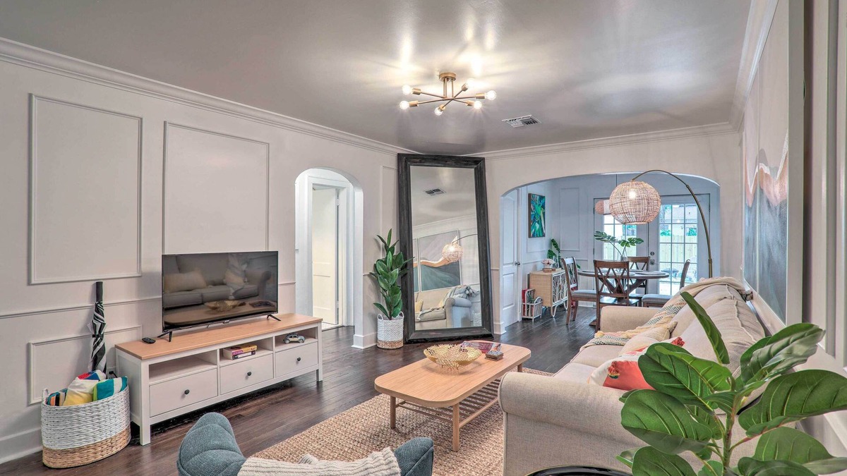 Magnolia Heights House | Florida Home: Travel Nurses/Extended Stays Welcome