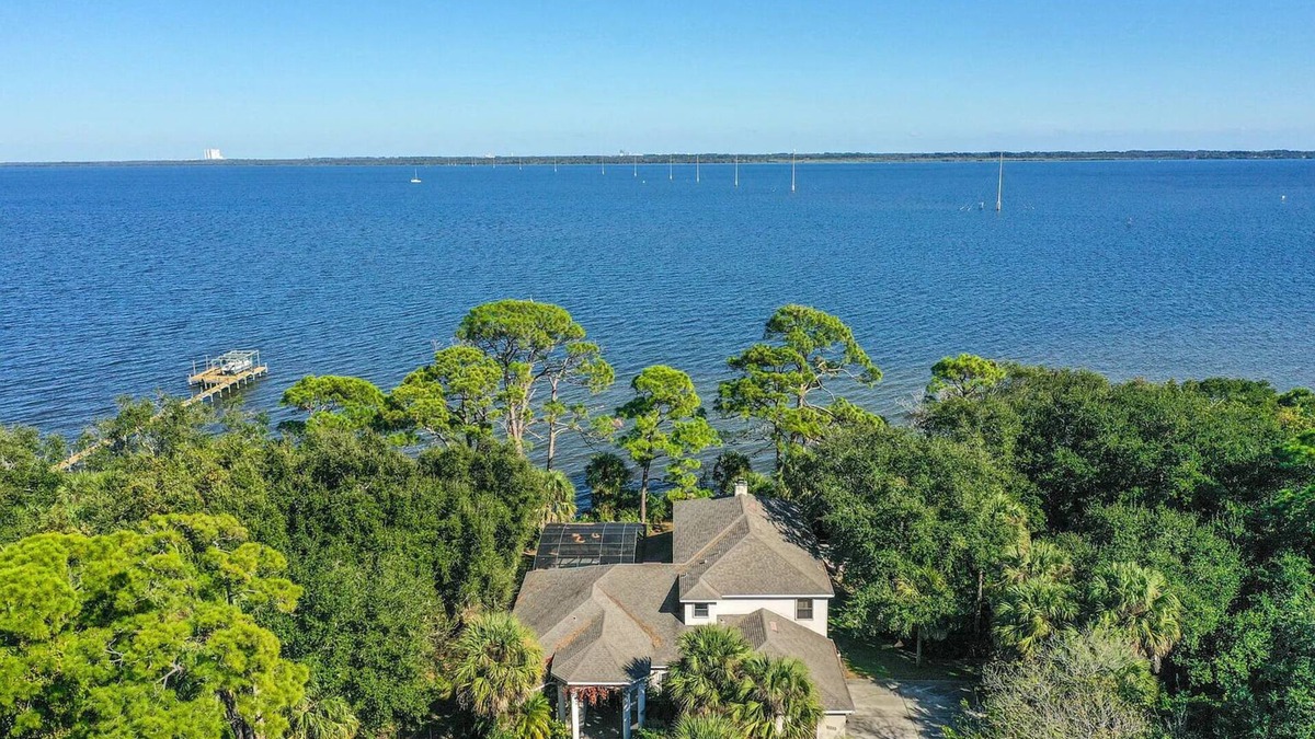 Port Saint John House | Florida Space Coast Waterfront Retreat - Family & Pet Friendly - Sleeps up to 15