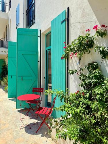 Dhermi Apartment | Flower Cozy Flat at Santorini Resort