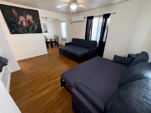 Downtown Las Vegas Apartment | Flowers Downtown Free Parking
