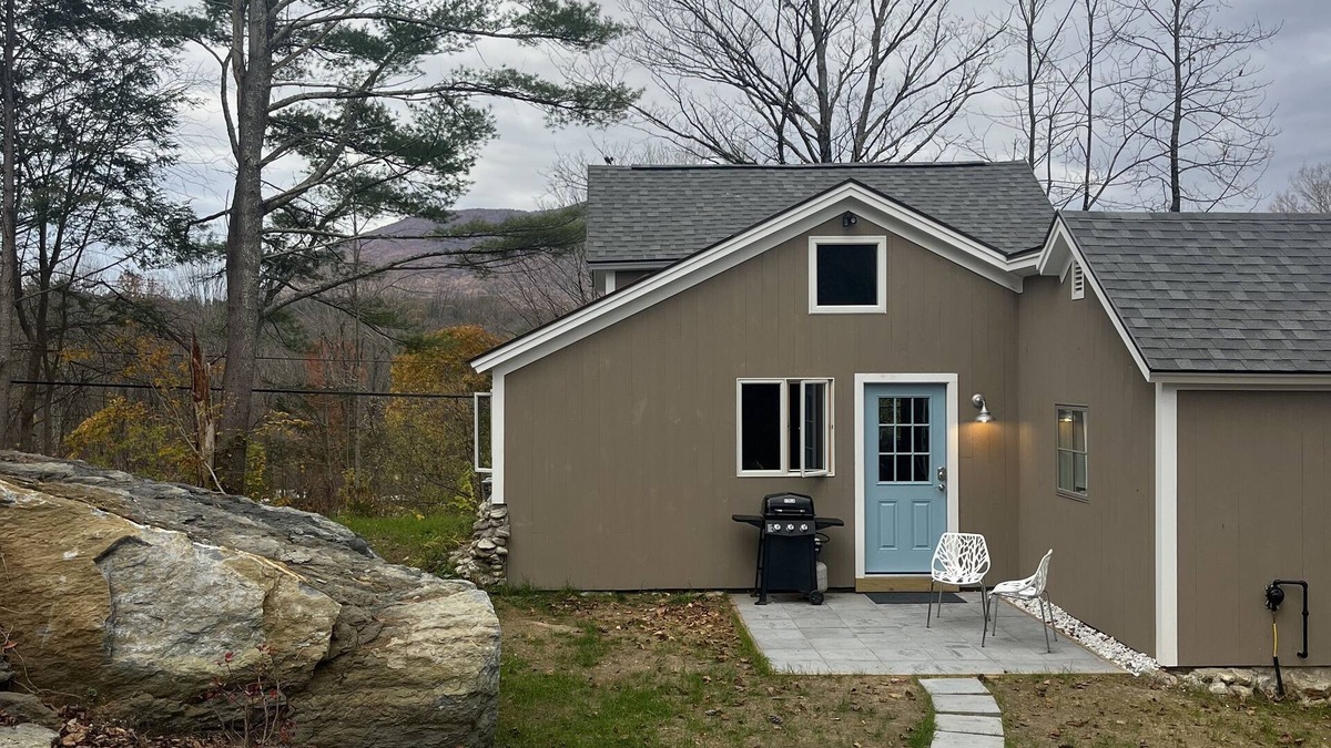 Arlington House | Fly fishing, tubing, biking and shopping are steps away!