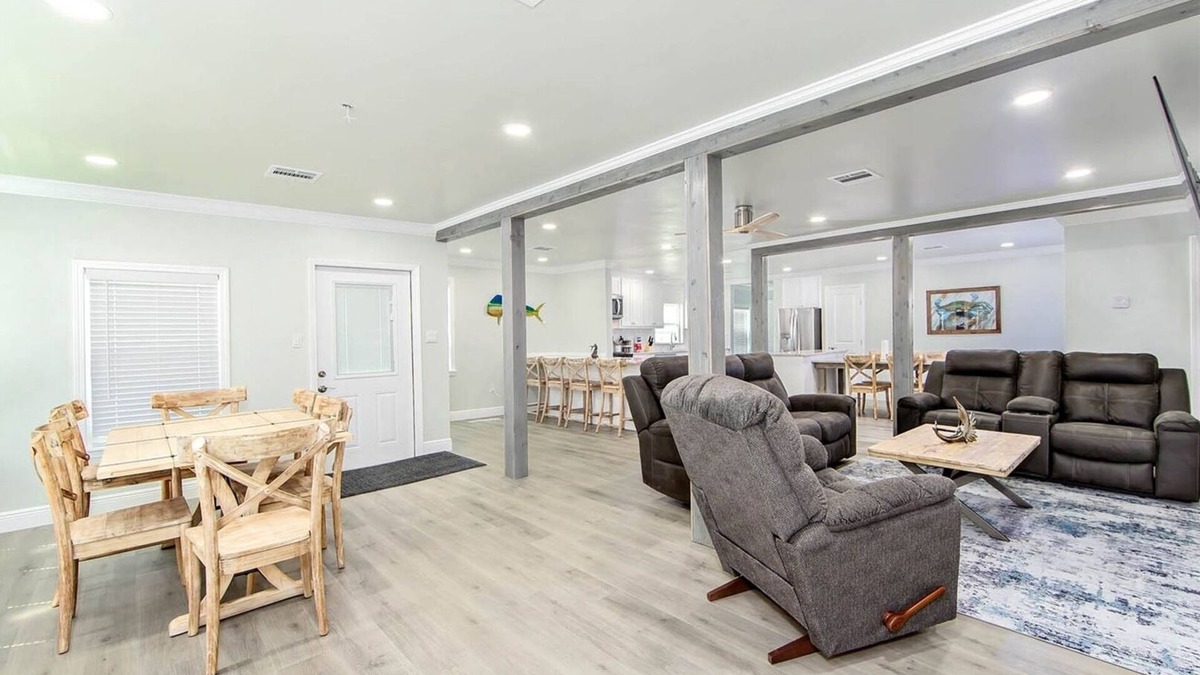 Grand Isle House | Flying Fish Lodge Mahi - Beach Access - Island Realty