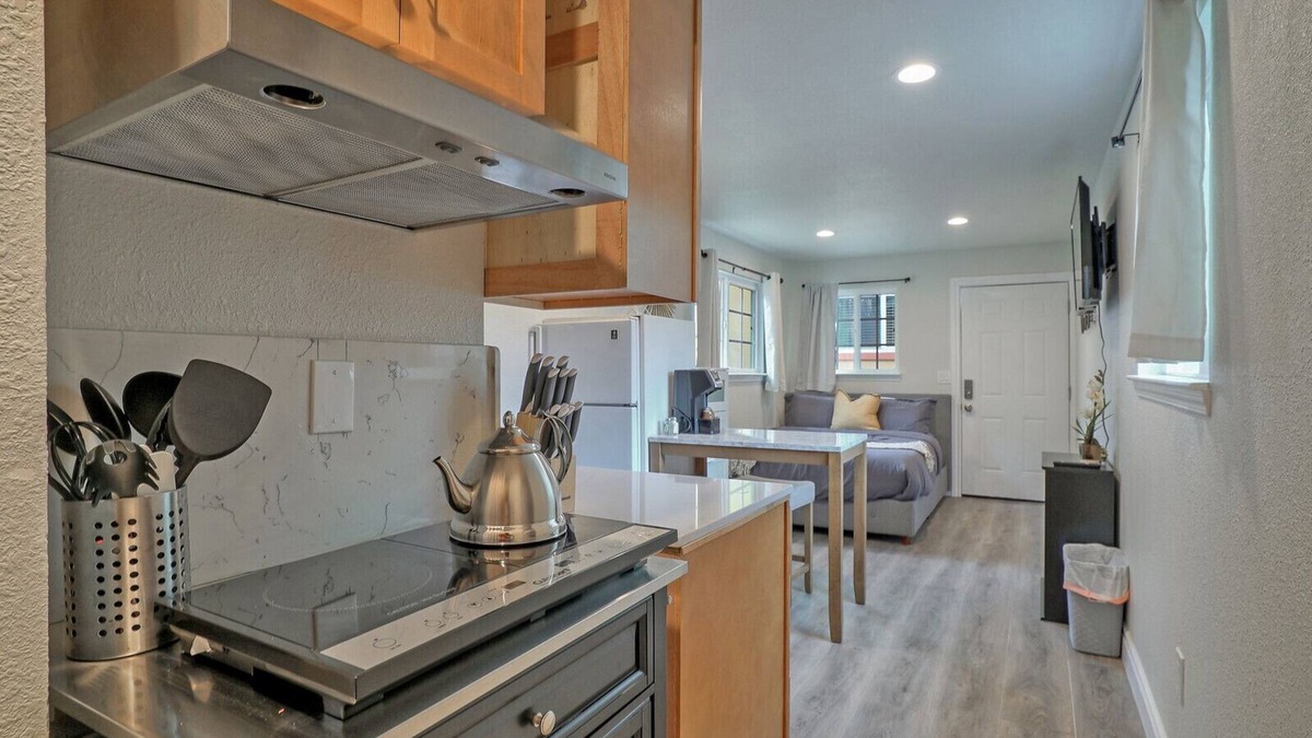 Mountain View Apartment | FOA2: Brand New Private Detached Studio