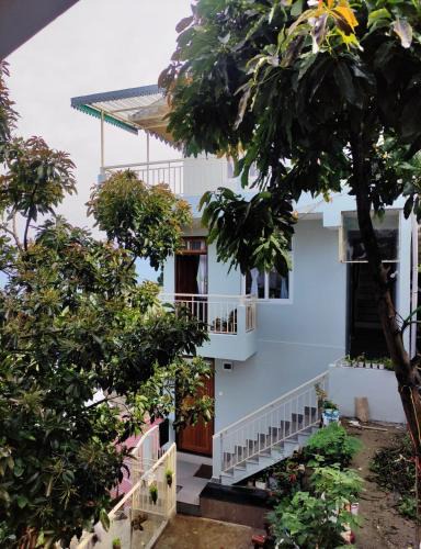 Karsiyang Apartment | Fog & Fern