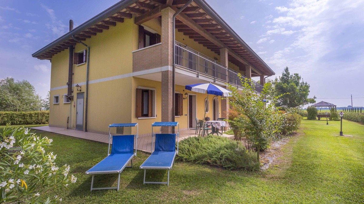 Marano Lagunare Apartment | Folaghe 1, apartment with view on the grove
