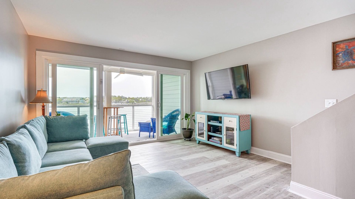 Folly Beach Apartment | Folly Beach Retreat w/Pool Access & River Views!