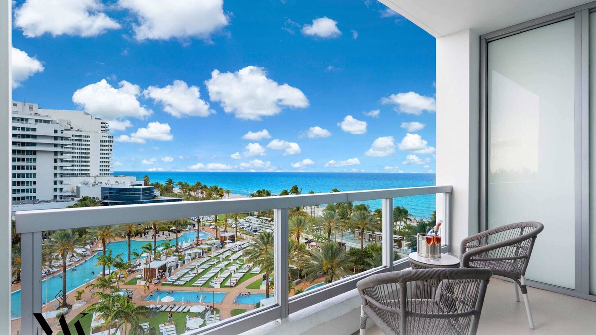 Miami Beach Apartment | FontaineBleau Resort, Balcony w/Pool & Ocean View