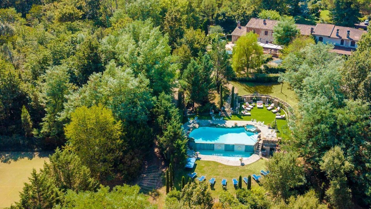 Orentano Villa | Fonte Di Pierdo - Eleven Bedroom Villa, Sleeps 22