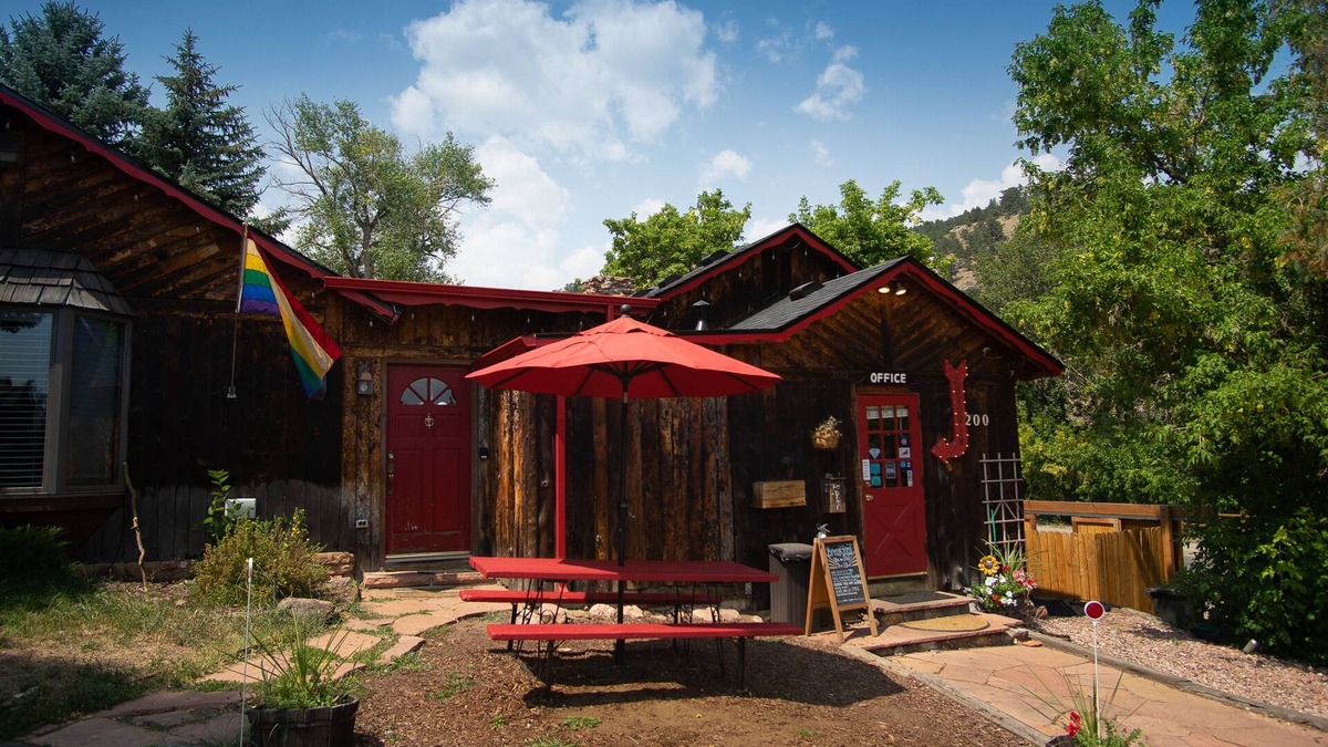 Lower Arapahoe Hotel | Foot of the Mountain Motel