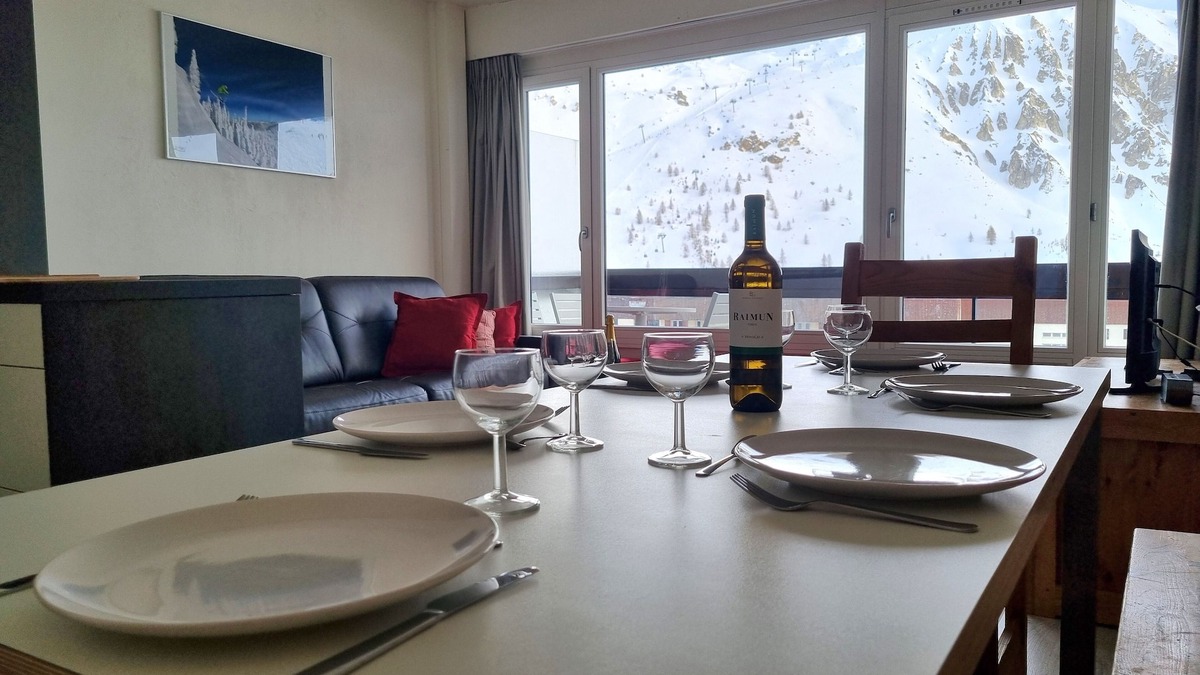 Tignes le Lac Apartment | Foot slopes! Beautiful apartment renovated, sun exposure, Tignes WIFI