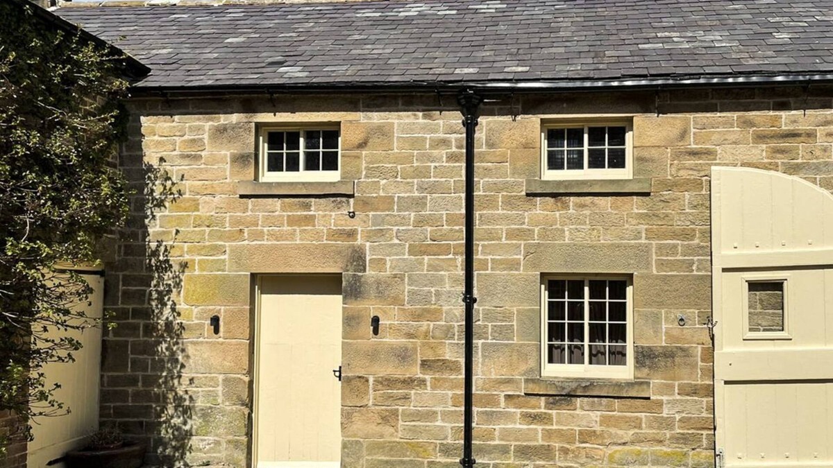 Hallington Villa | Footmans Cottage - Two Bedroom Villa, Sleeps 4