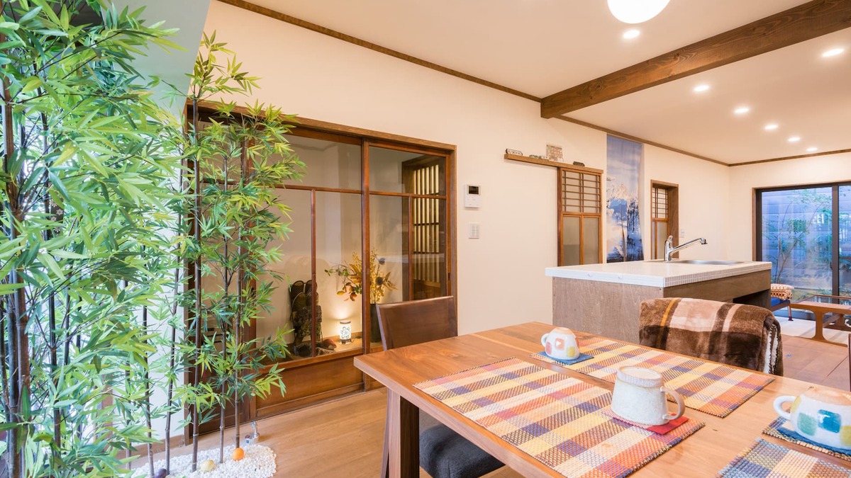 Kita Ward House | For Family, Kid, Couple, Group And Senior In A Traditional Calm Residential Area