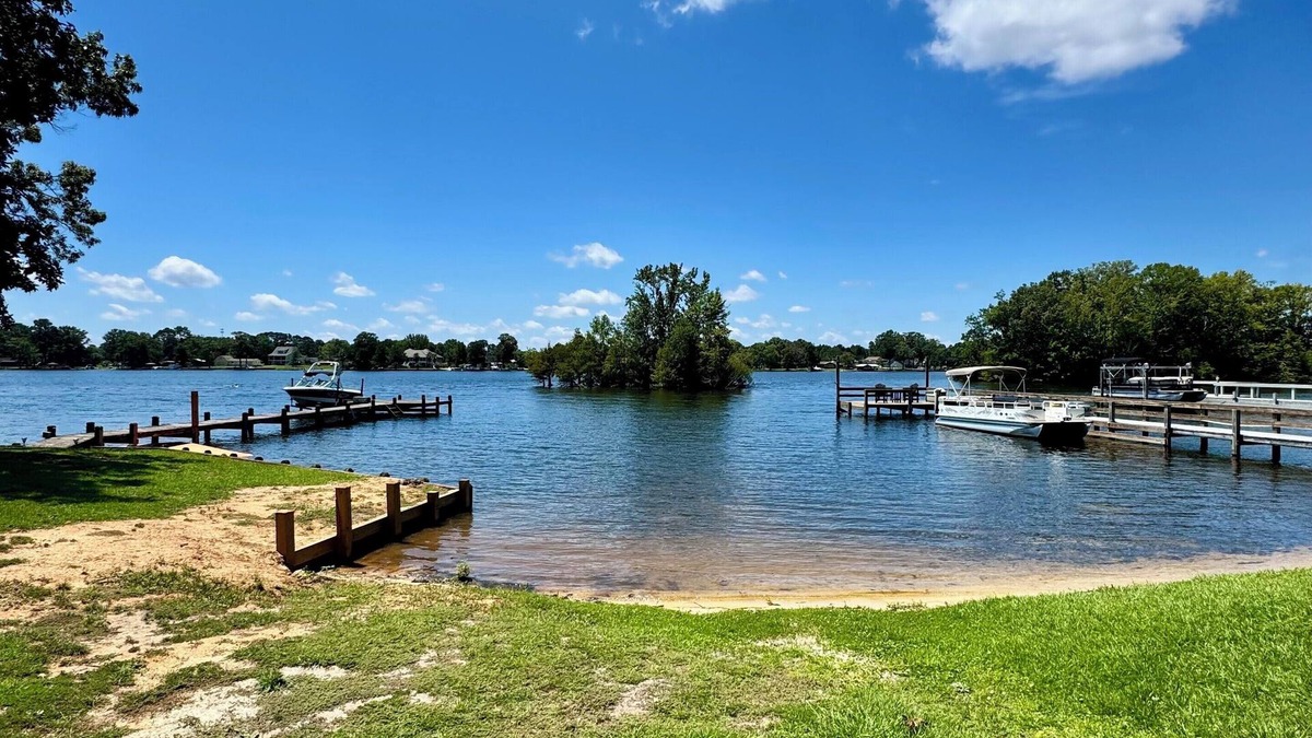 Summerton House | Fore-Cast Retreat in Taw Caw! Charming 3-bedroom on Lake Marion, Summerton SC