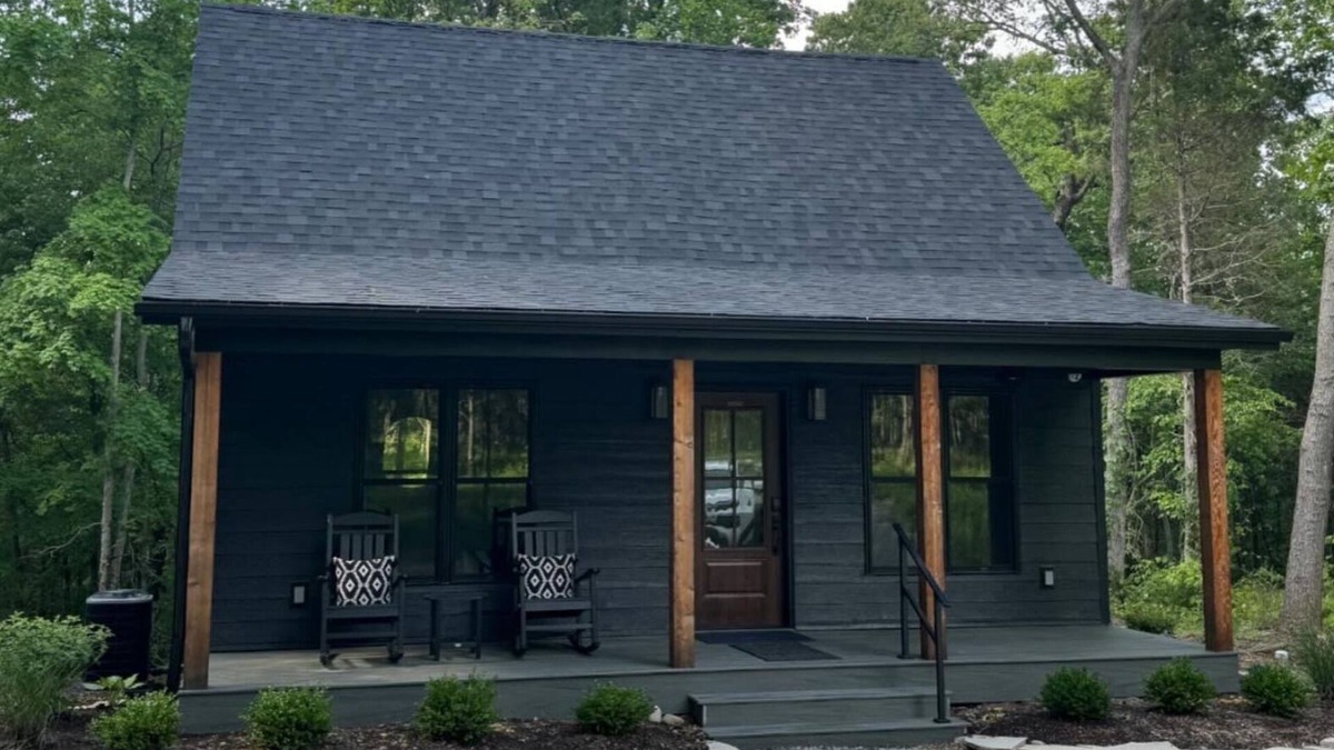 Carbondale Cabin | Forest Cabin Retreat with Hot Tub