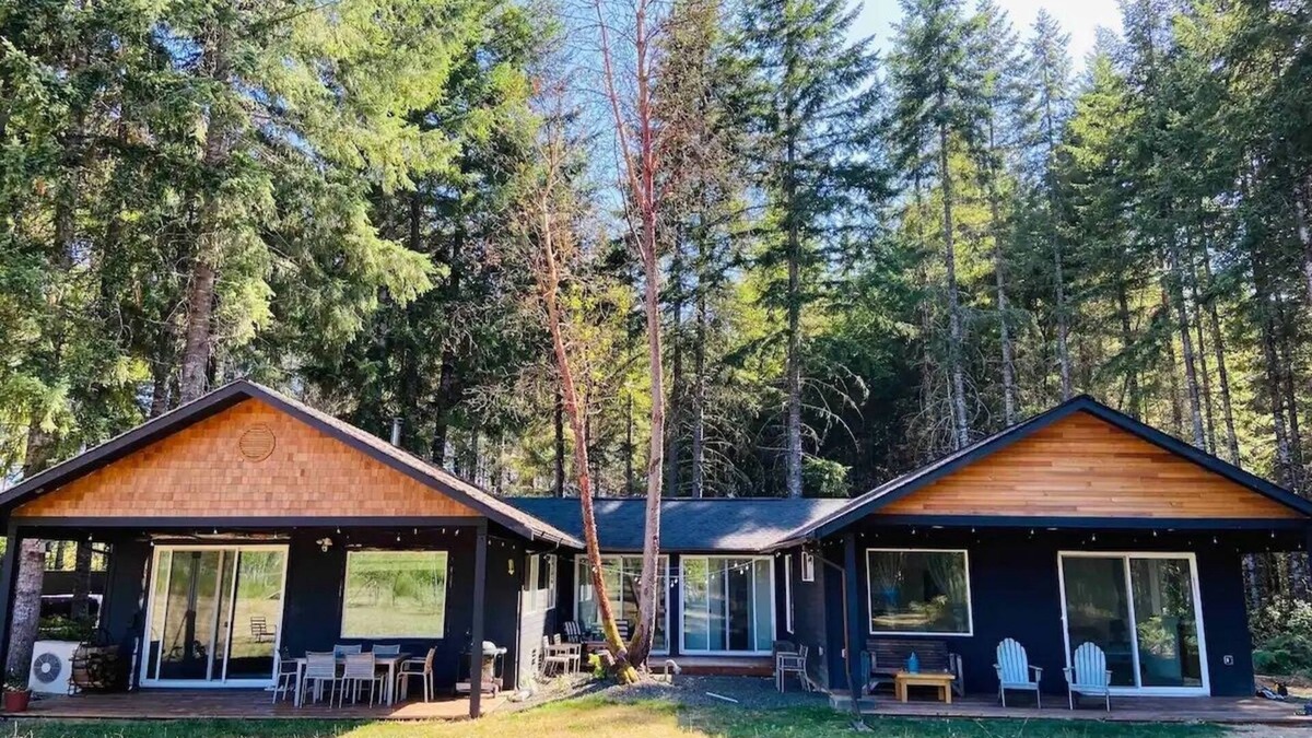 Olympia House | Forest Hideaway House with hot tub and trail