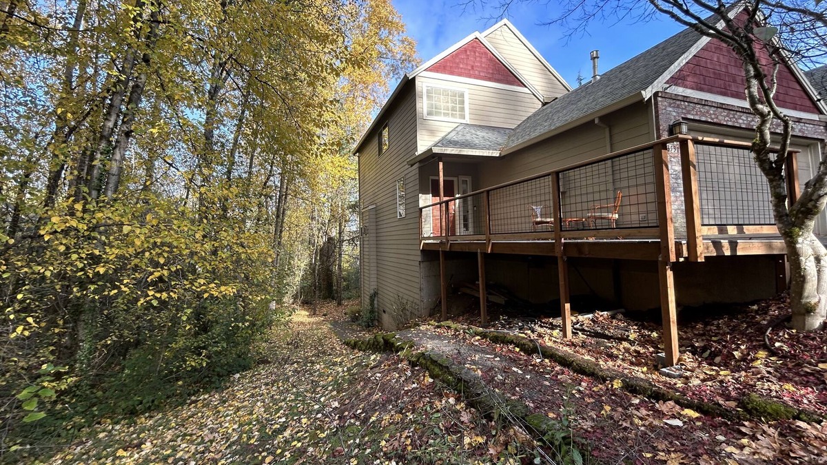 Mount Park House | Forest Retreat Oasis: Pet friendly and in safe desirable location