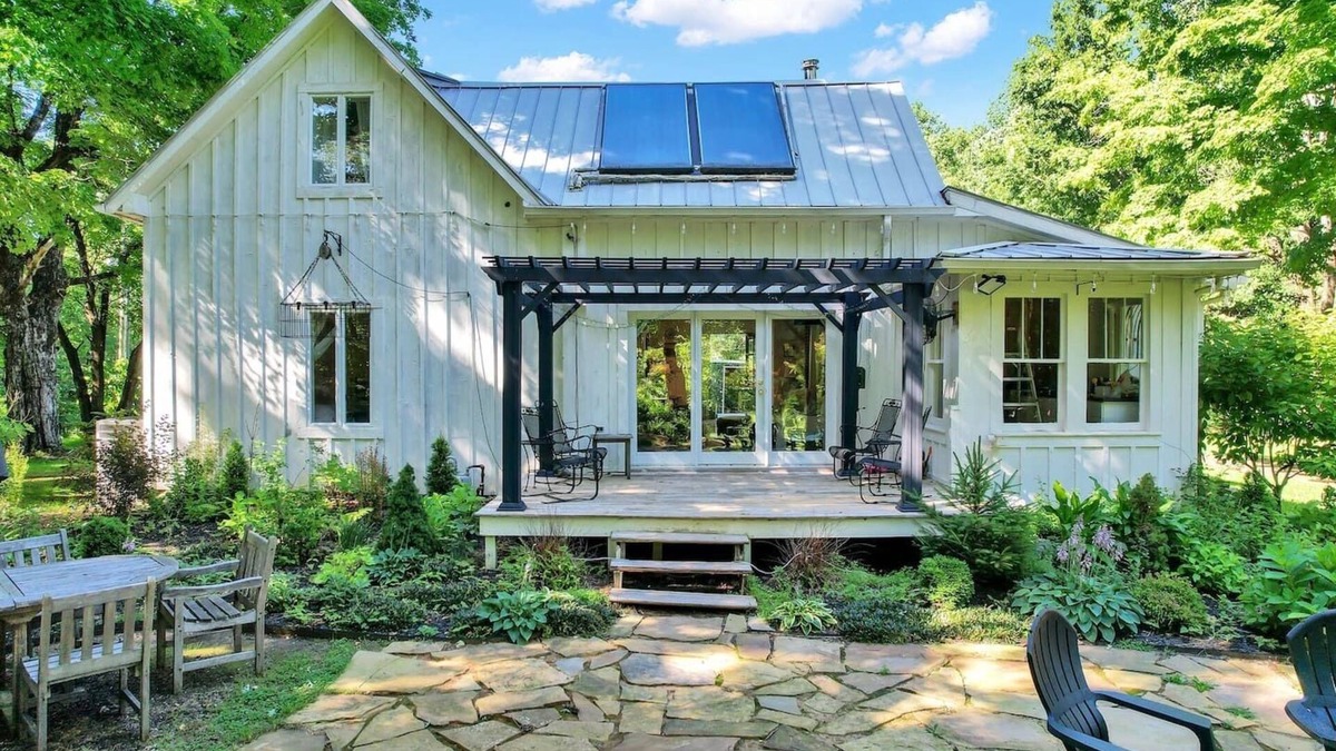 Saint Andrews House | Forest Retreat: Poolside Bliss Close to Campus
