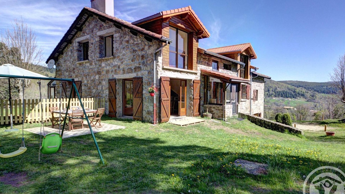 La Versanne Cottage | Forest Retreat: Spacious Cottage & Studio with Fireplace, Terrace, Games, and Pet-Friendly