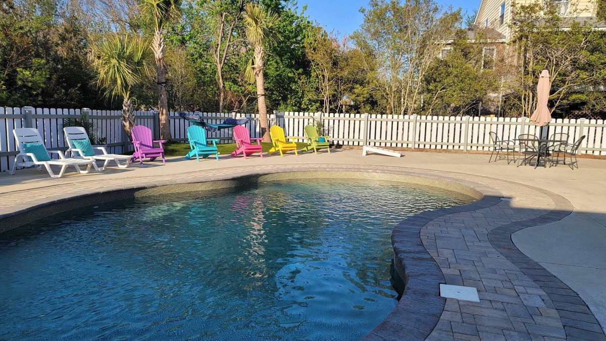 Sandbridge Apartment | "Forget About It" Guest Suite- 300 STEPS TO BEACH! With pool