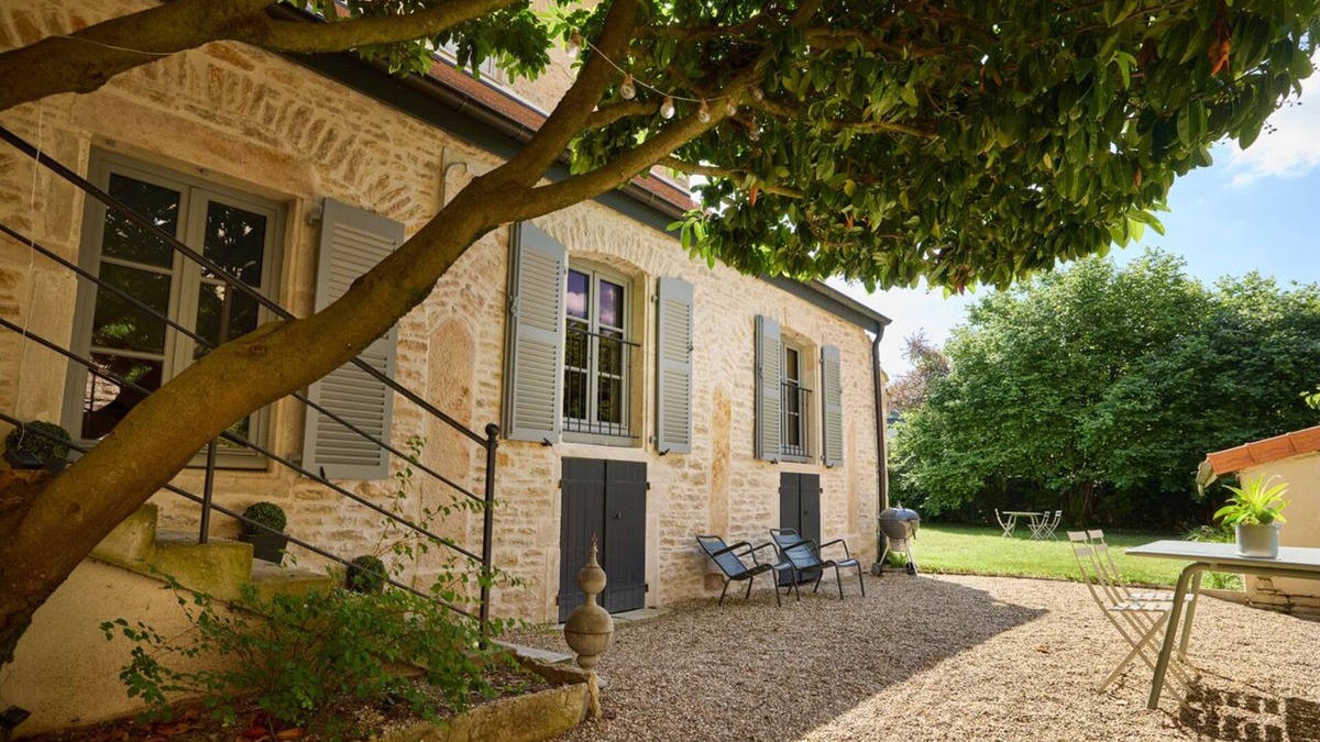 Beaune House | Former convent from the 17th, renovated, private garden, Beaune city center