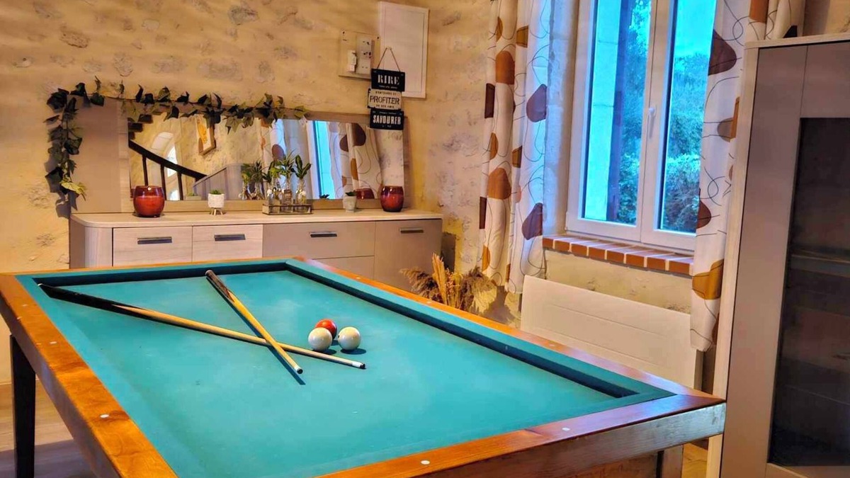 Lucay-le-Male House | Former gatehouse, spa, billiards room near Beauval Zoo, Loire château.