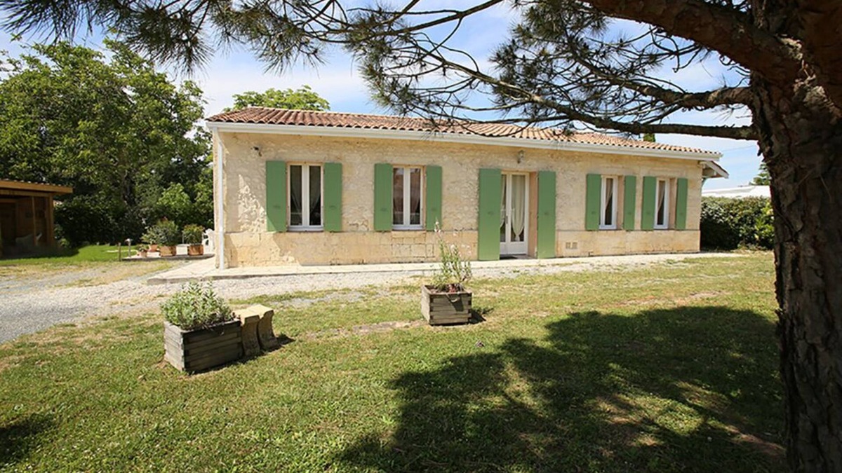 Bordeaux House | Former Photographic Workshop converted into a Bed and Breakfast