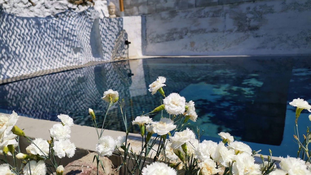 Cabrieres House | Former priory in the heart of the Hérault up to 10 people