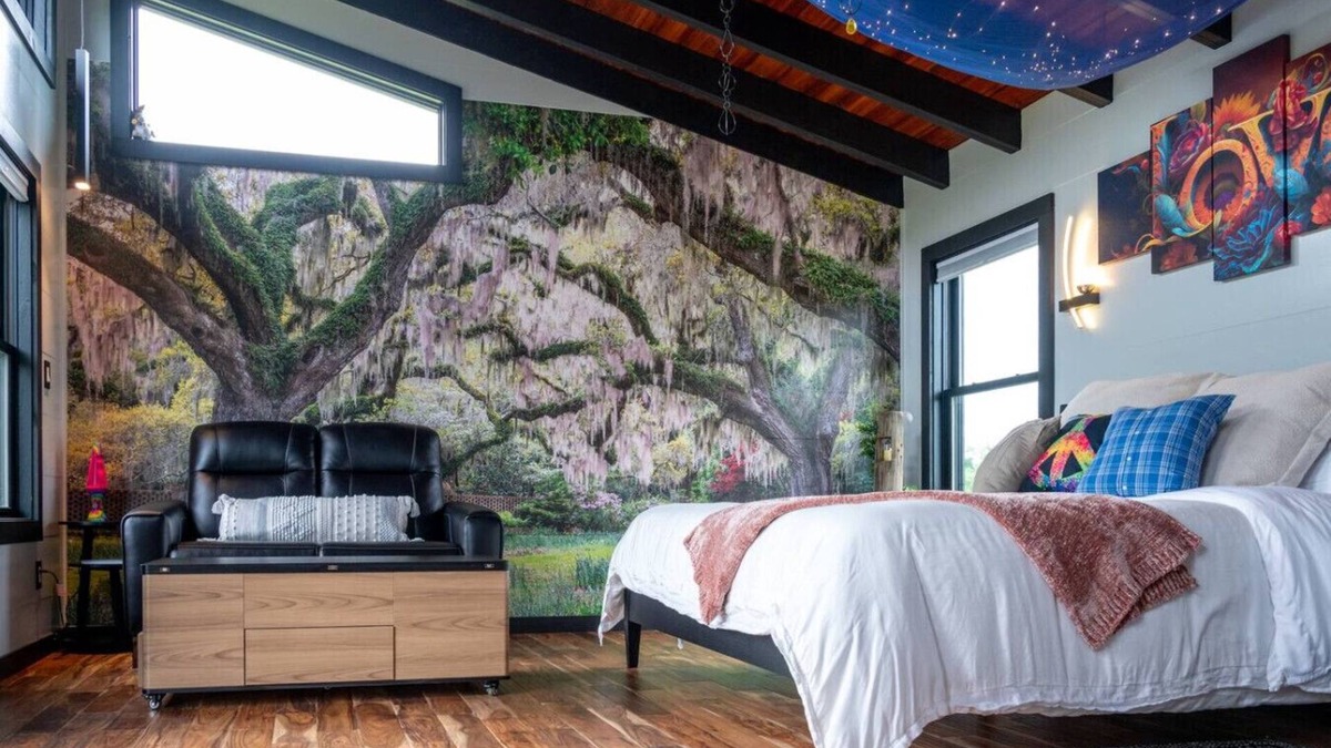 Sevierville House | Forrest and Jenny Treehouse. Hot tub. Riverfront