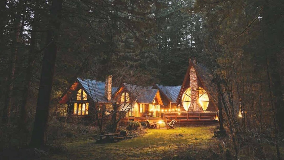 Rhododendron Cabin | Forrest Lodge Large Private Luxury w Hot Tub