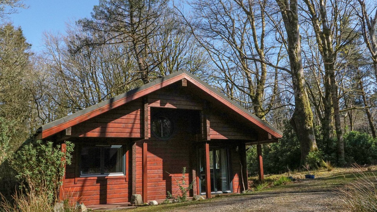 Salen Cottage | FORSA LODGE, pet friendly, with open fire in Salen, Isle Of Mull