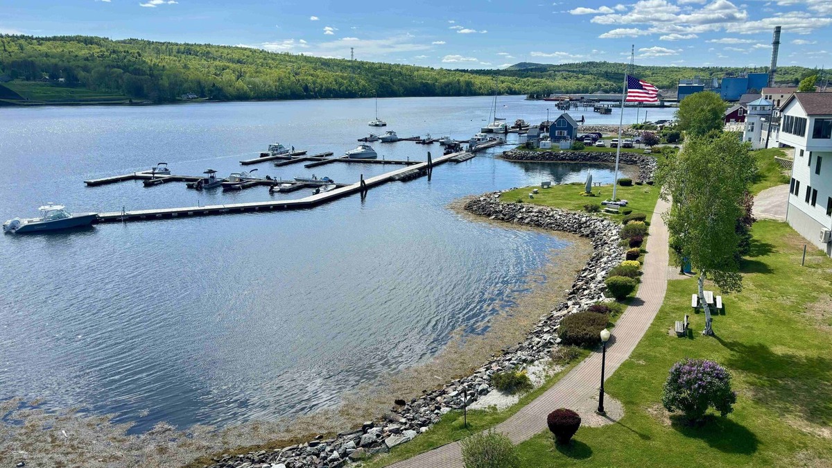 Bucksport Hotel | Fort Knox Park Inn