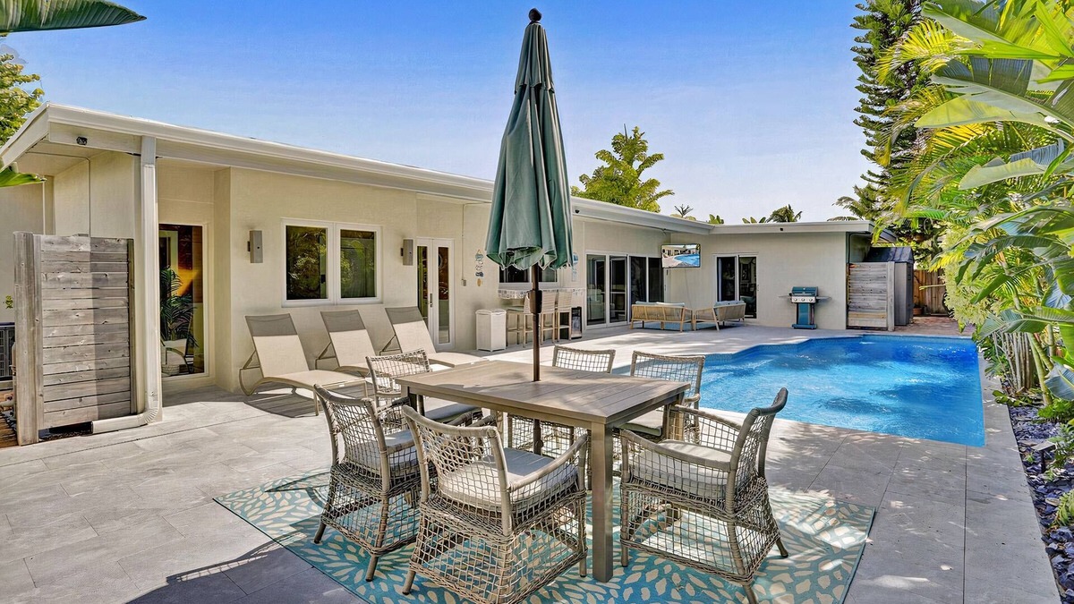 East Fort Lauderdale House | Fort Lauderdale Beach House with Golf Cart, Pool, walk to beach!