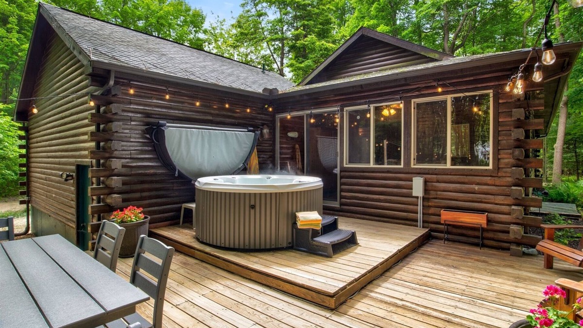 Glenn House | Fort Sassafras - Private Hot Tub, Lake Michigan Beach, Fire Pit, Deck