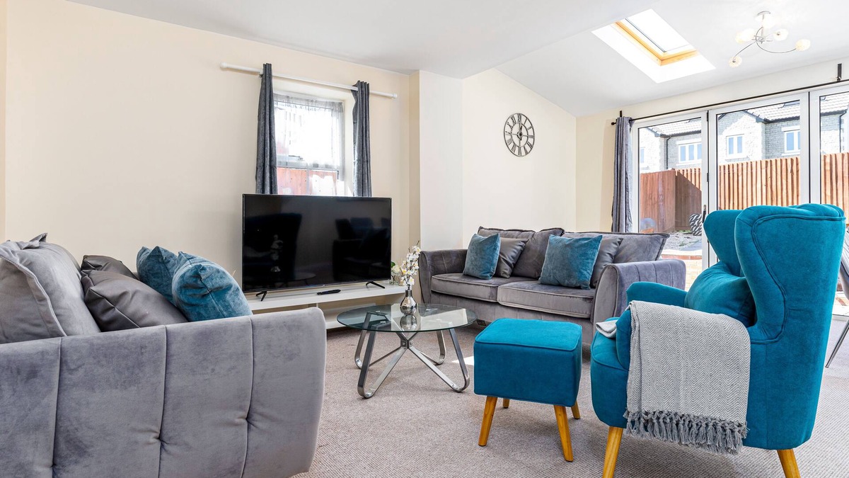 Staple Hill Apartment | Fortified Cosy 4 bedroom Holly Lodge