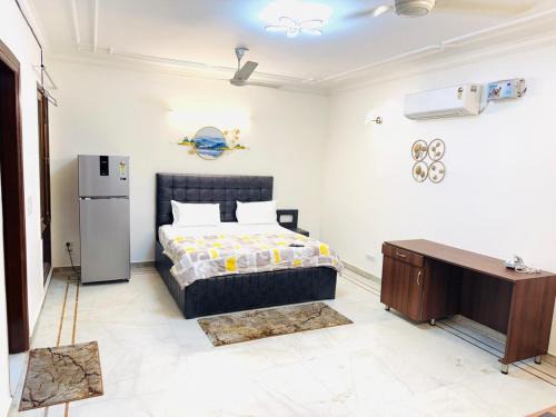 Saket Apartment | Fortune Home Service Apartment, Studio E-30