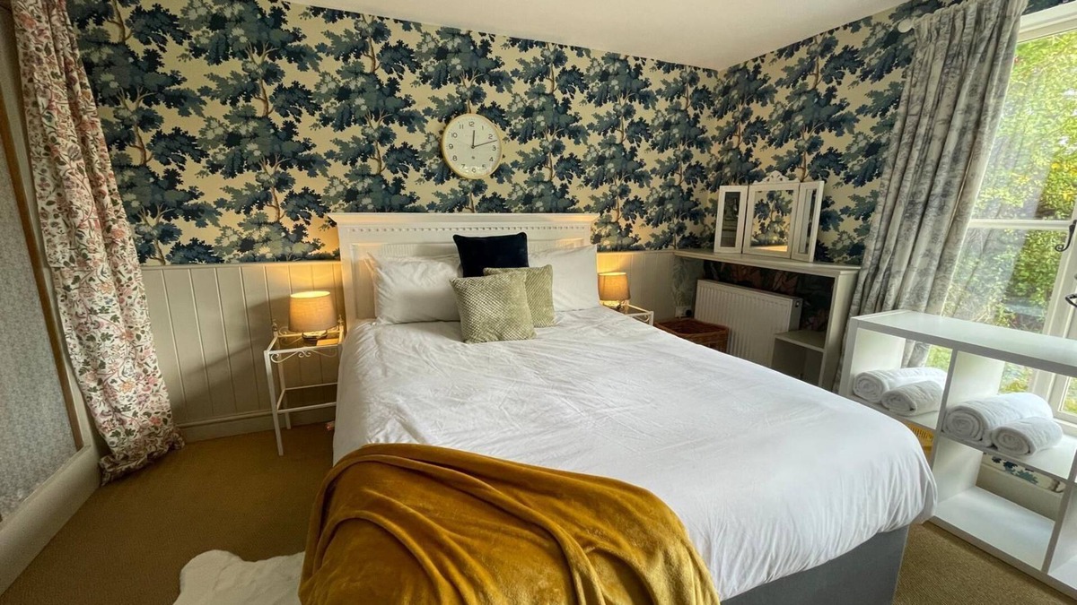 Faringdon House | Forty's Farm, a quirky, rustic retreat