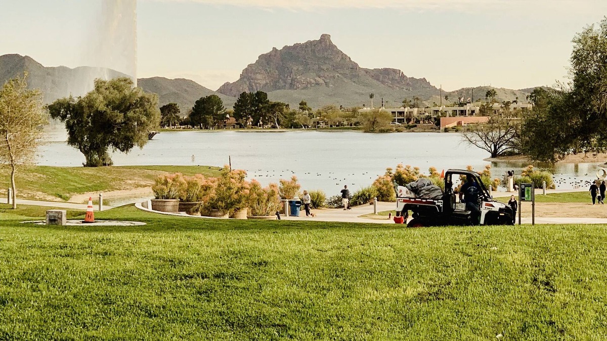 Fontana Condo | Fountain & Mountains