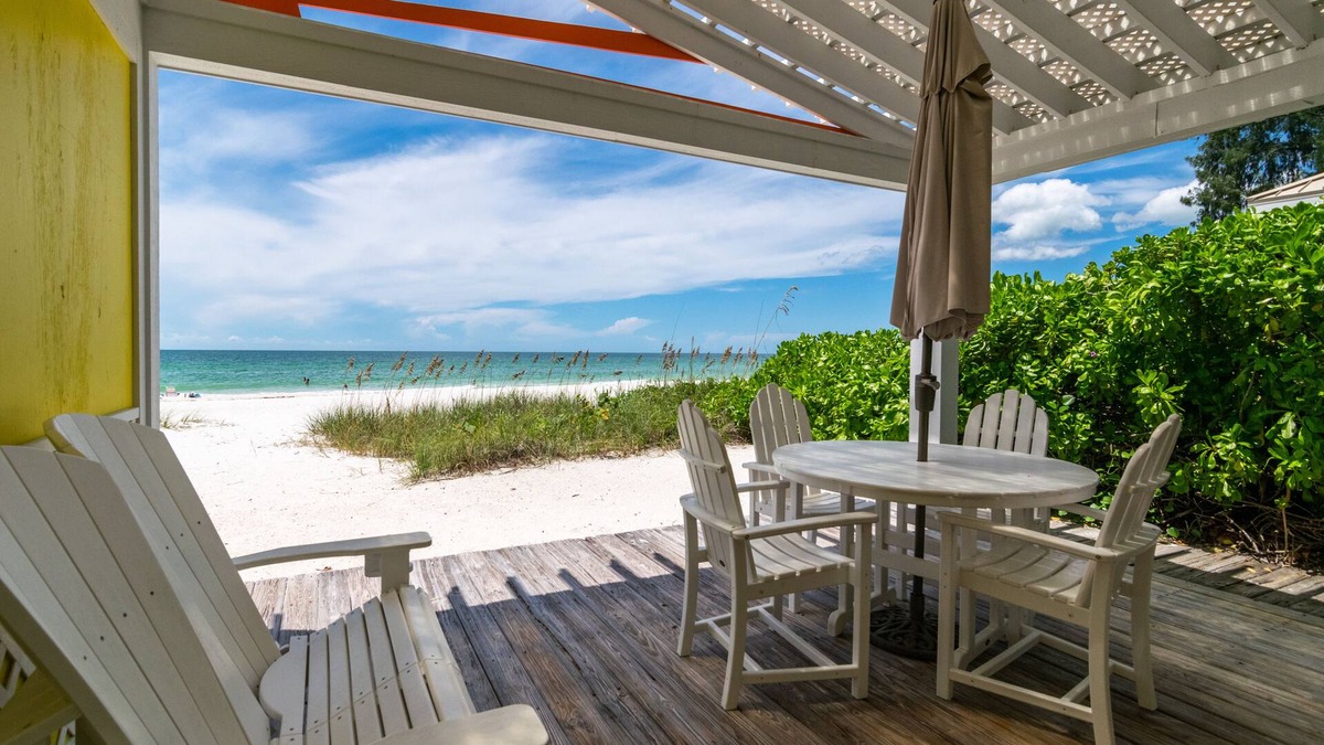 Ilexhurst House | Four Beach Lovers 2 | Beach Right At Your Door