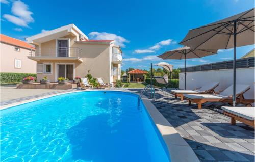 Pristeg House | Four-Bedroom Holiday Home In Pristeg
