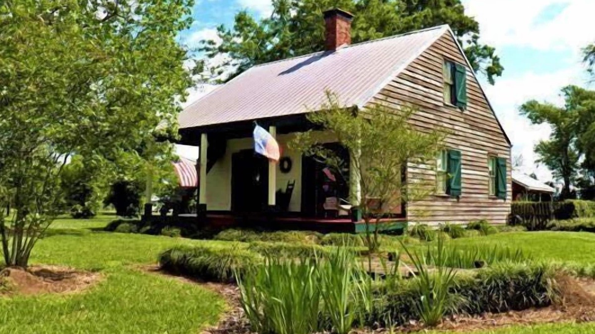 Napoleonville Cabin | Four Cypress Acadian Cabin