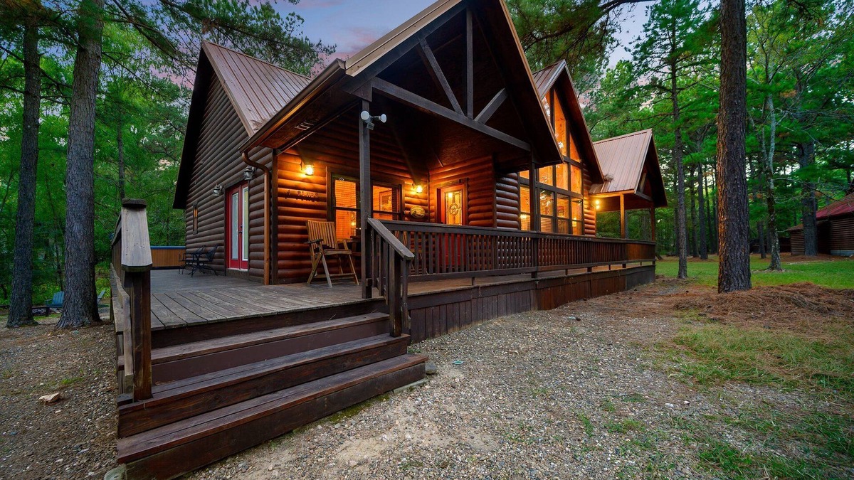 Broken Bow Cabin | Four Pines Cabin 3BR + game room
