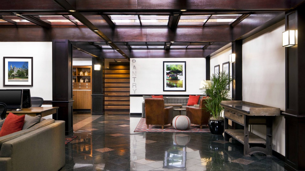 Montrose Hotel | Four Points by Sheraton Richmond Airport