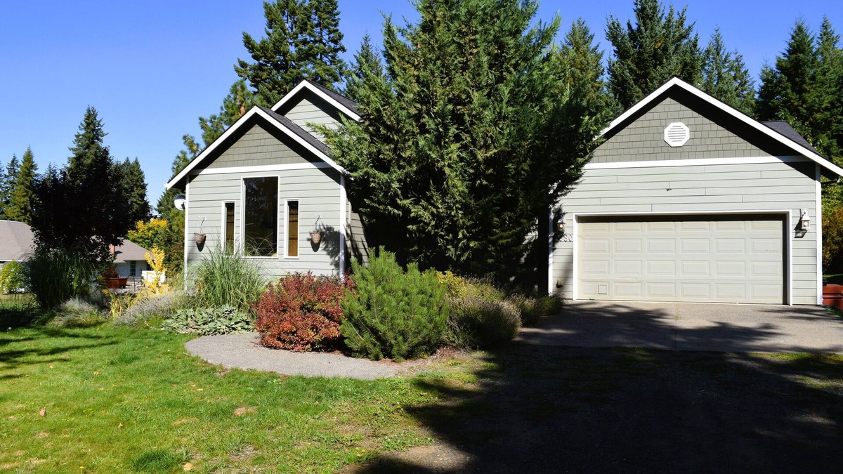Parkdale House | Four Season Home Base - Close to Mt. Hood, Hood River, Orchards, Wineries