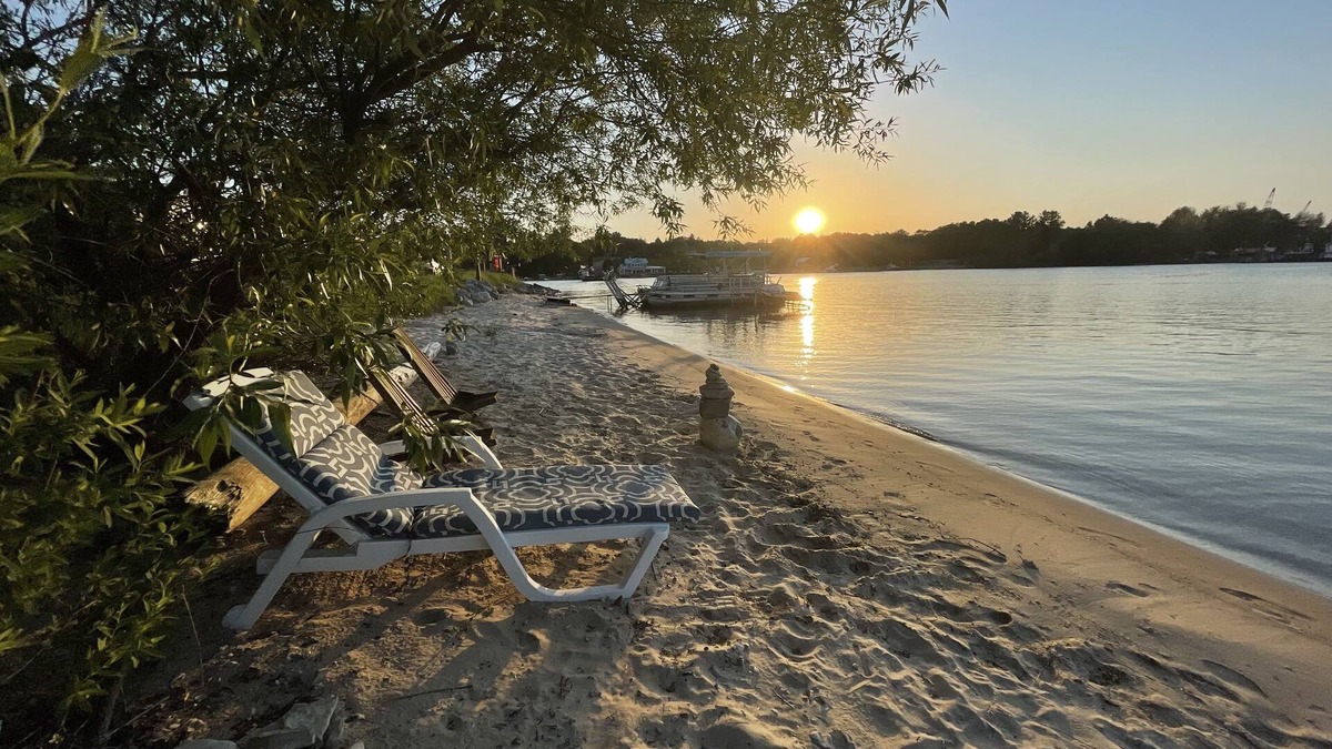 East Jordan House | Four Seasons Cottage At Ironton Shore Farms Lake Charlevoix