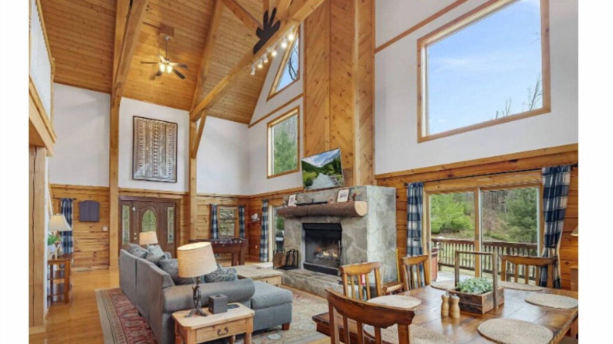 Pittsfield House | Four Seasons Escape