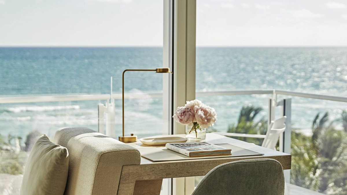 Surfside Hotel | Four Seasons Hotel at The Surf Club